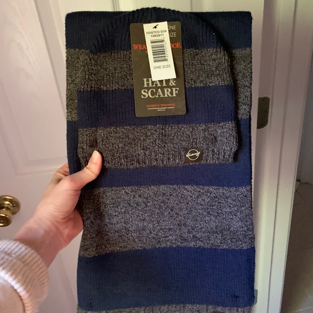 Weatherproof matching navy hat and scarf bnwt!